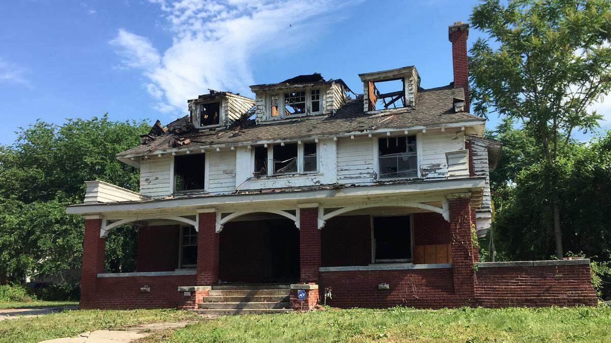 Baseball  legend Satchel Paige's former home at 2626 E. 28th St., burned early Tuesday.