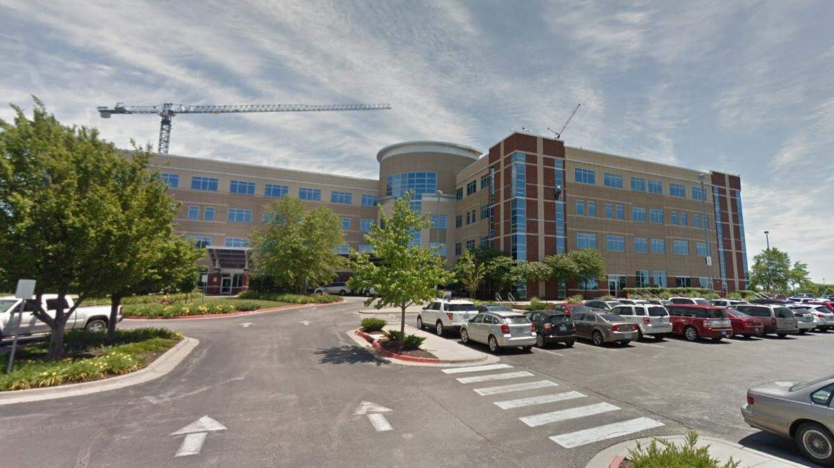 A widow is suing Centerpoint Medical Center in Independence after alleging doctors ignored her husband’s abnormal heart readings before his surgery, where he died after, a lawsuit alleges.