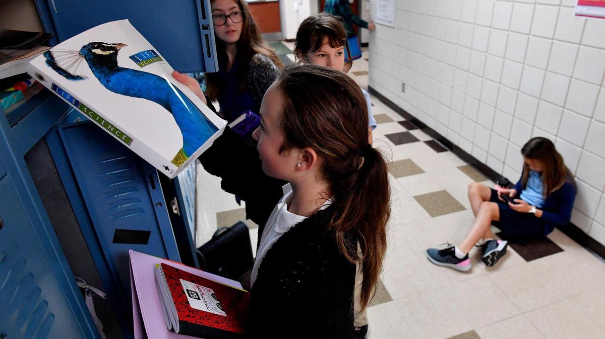 As Kansas City area public districts mandate masks, families flock to private schools