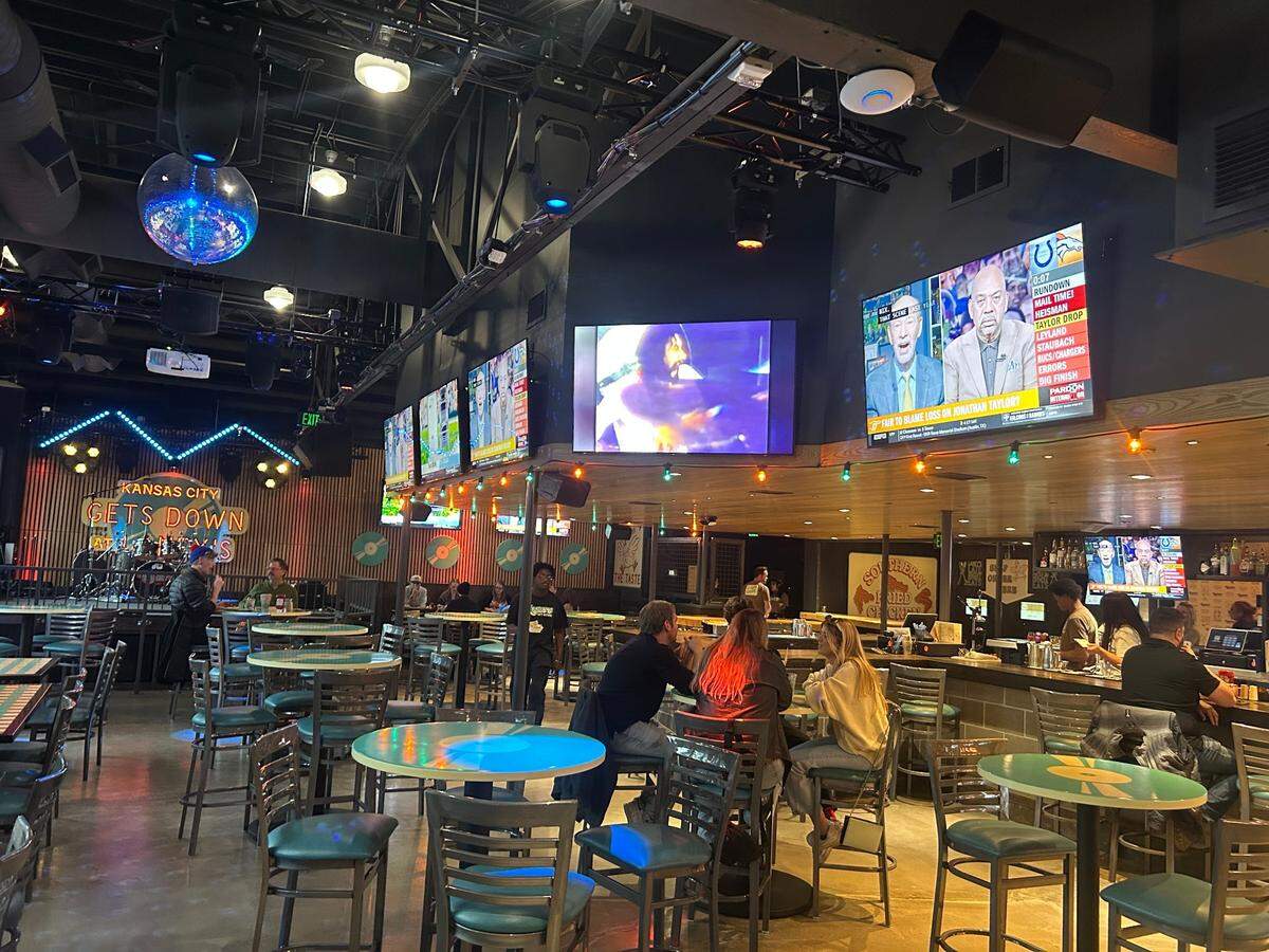 Laney’s Get Down opened in Kansas City’s Westport neighborhood, serving fried chicken and other Southern comfort food.