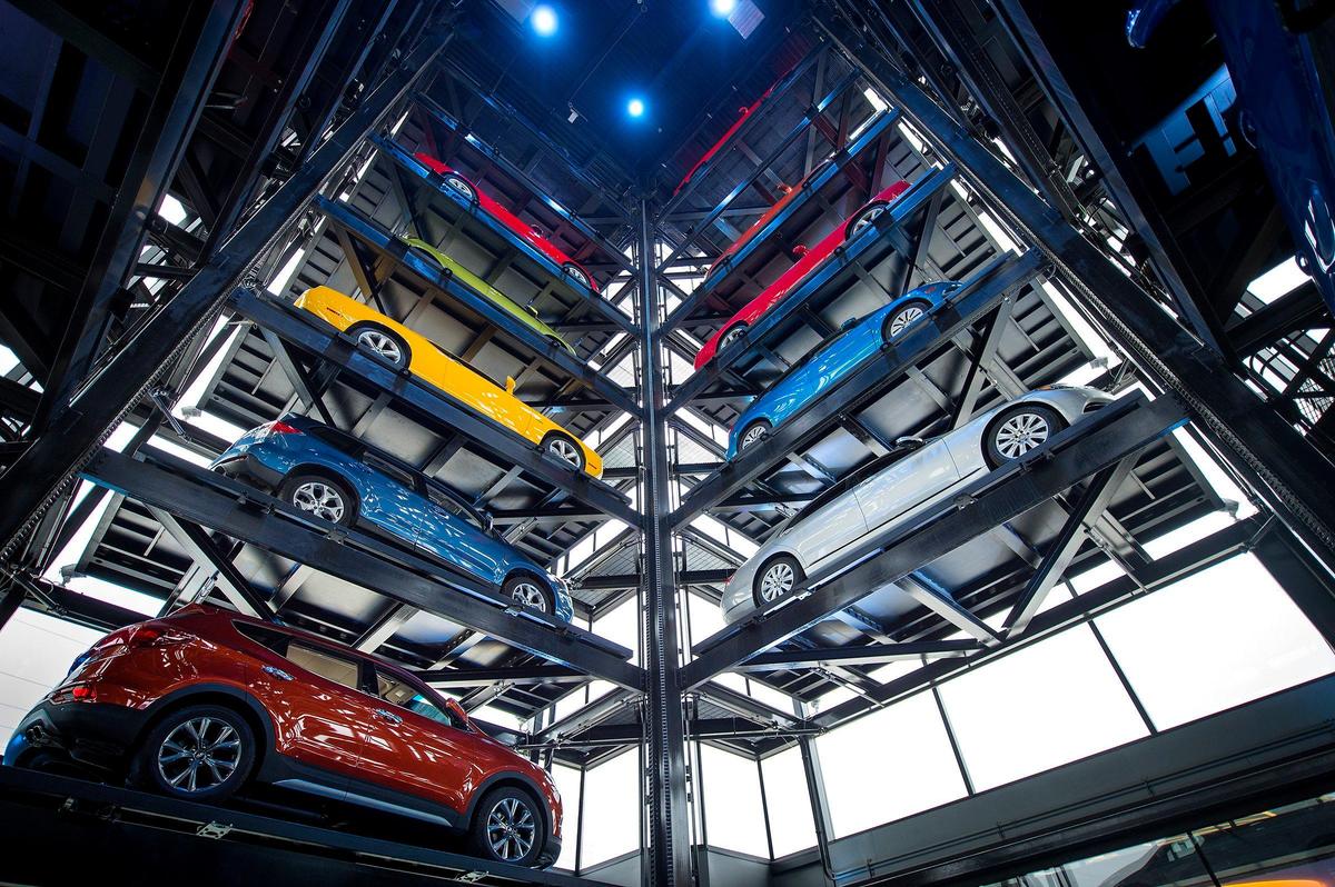 Carvana, a used car vending machine, has opened for business at 1700 W. 29th Street in Kansas City. The vending machine, the 18th in the country, holds 27 cars.