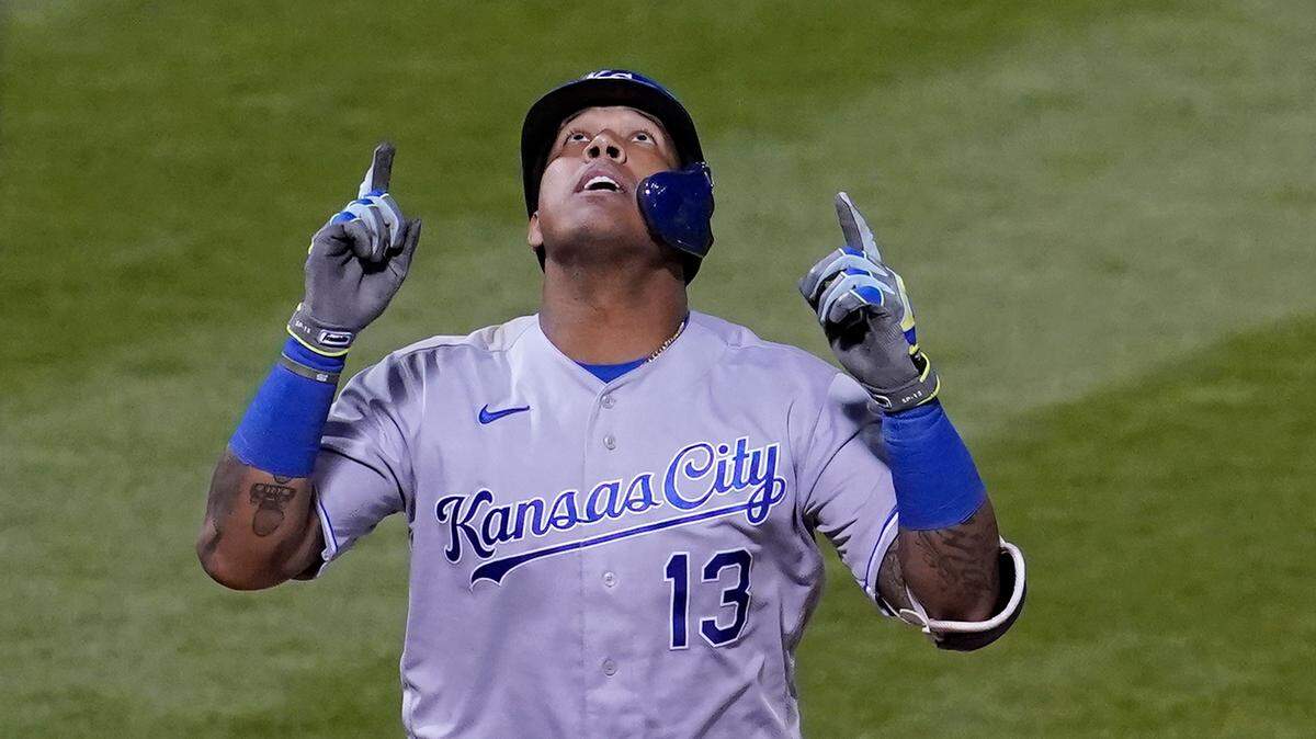 The Royals’ Salvador Perez gestures after hitting a home run against the Oakland Athletics in the eighth inning in Oakland, Calif., Friday, June 11, 2021.