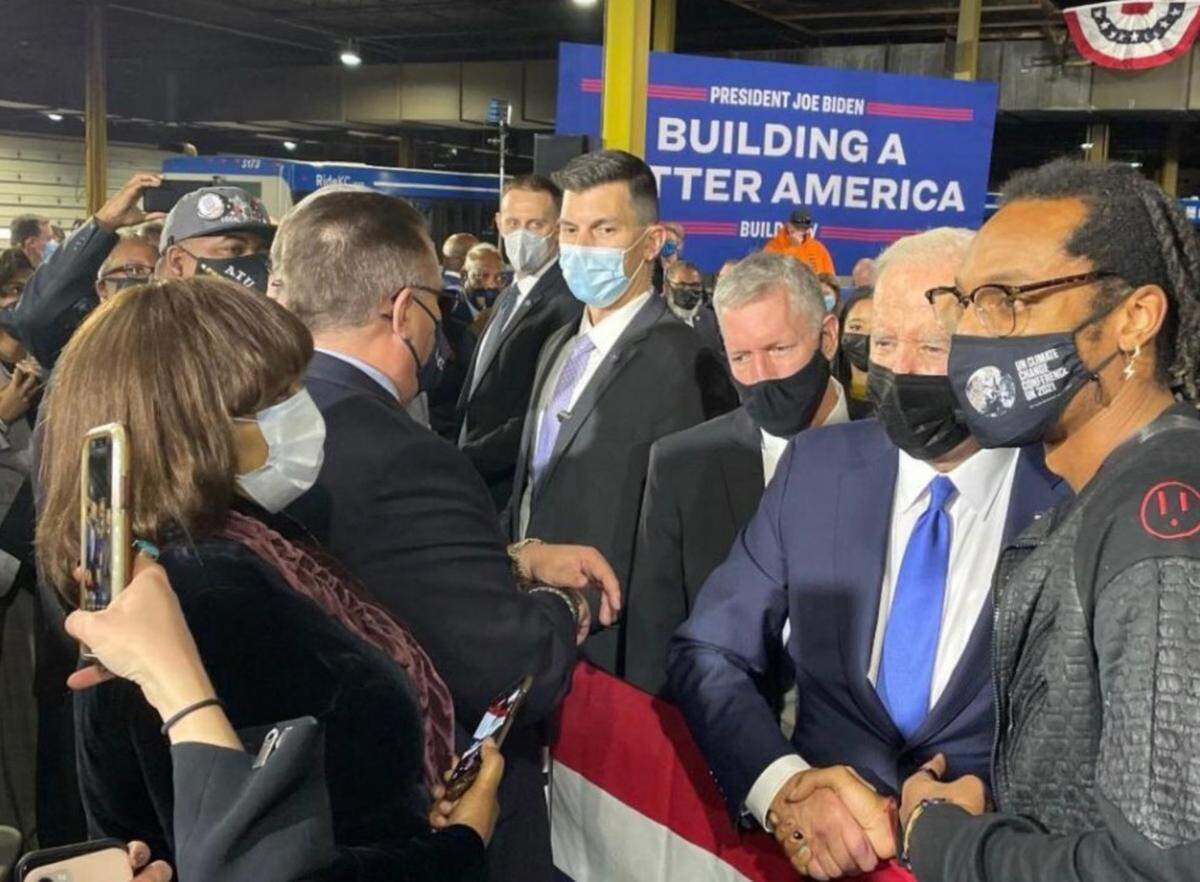 Cheryl Dozier with President Joe Biden during his visit to Kansas City in 2021.