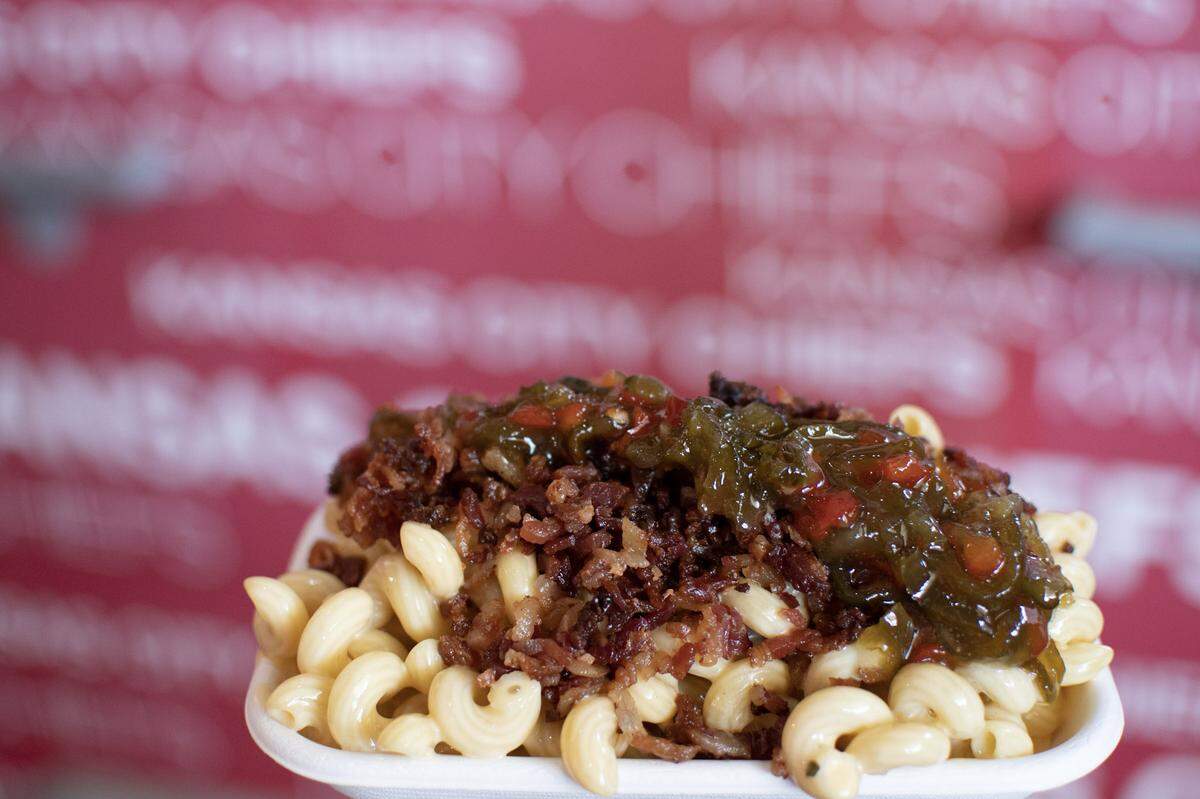 Arrowhead’s Mac Shack locations will offer the Bacon Jalapeno Mac & Cheese - mac and cheese topped with chopped bacon and jalapeno jam for $11.