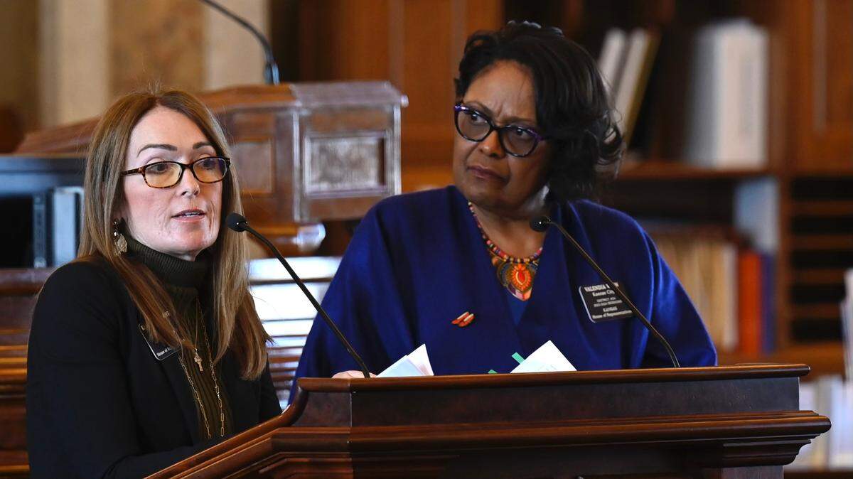 Rep. Valdenia Winn (D-Kansas City) questions Rep. Kristey Williams (R-Augusta) during a debate on educational savings accounts.