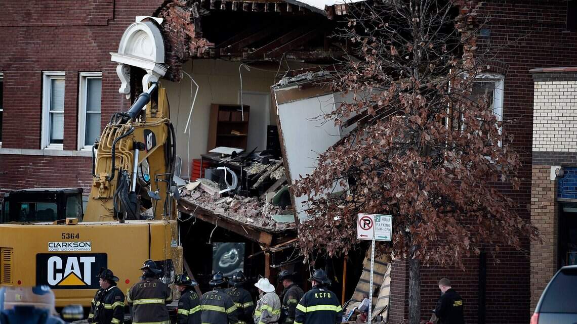 Judge upholds order returning KC firefighter to job after Westport crash that killed 3