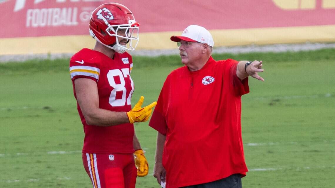 Andy Reid laughs off talk of Travis Kelce having a ‘dad bod’ at Chiefs camp