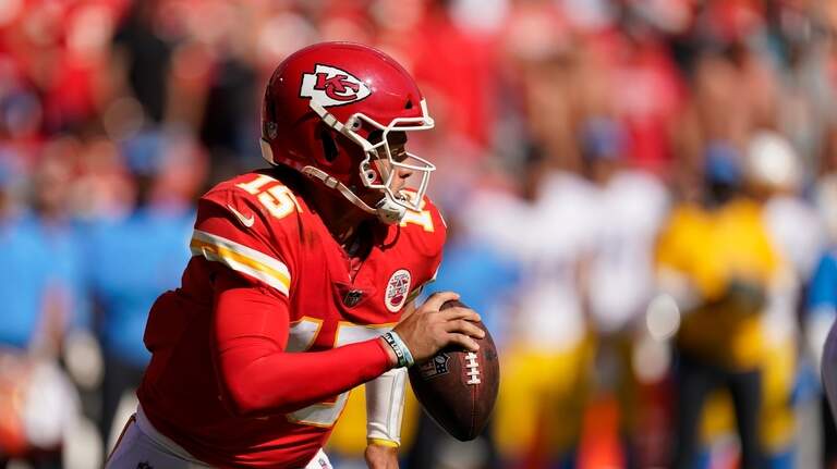 A theory on Patrick Mahomes’ (relative) struggles this year with the Kansas City Chiefs