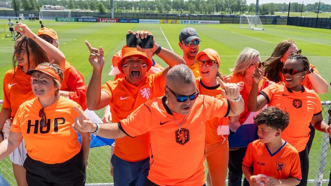 ‘Absolutely amazing’: Dutch fans watch Netherlands soccer team practice in KC