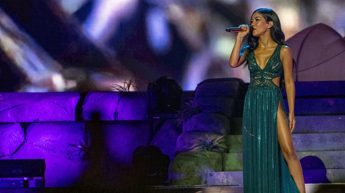 R&B artist Jhené Aiko sings during “The Magic Hour” concert at the T-Mobile Center on Monday, Aug. 19, 2024, in Kansas City.