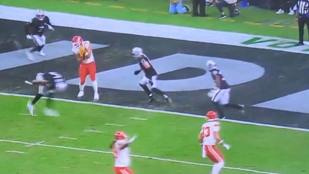 Travis Kelce found the end zone for the first time in 2024 season.