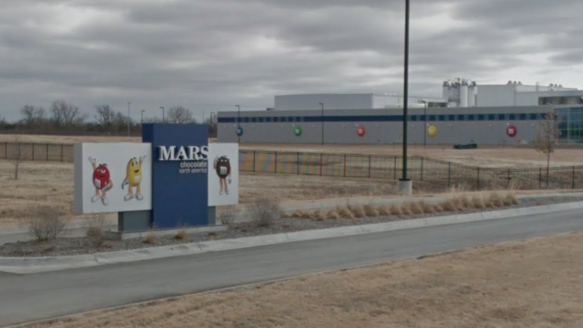 Suit: Kansas Mars factory fires woman after harassment report | Kansas ...