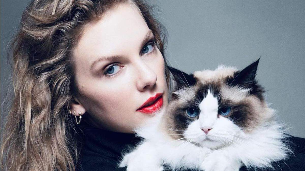Signing "Childless Cat Lady," Taylor Swift posted on social media Sept. 10 that she's voting for Kamala Harris