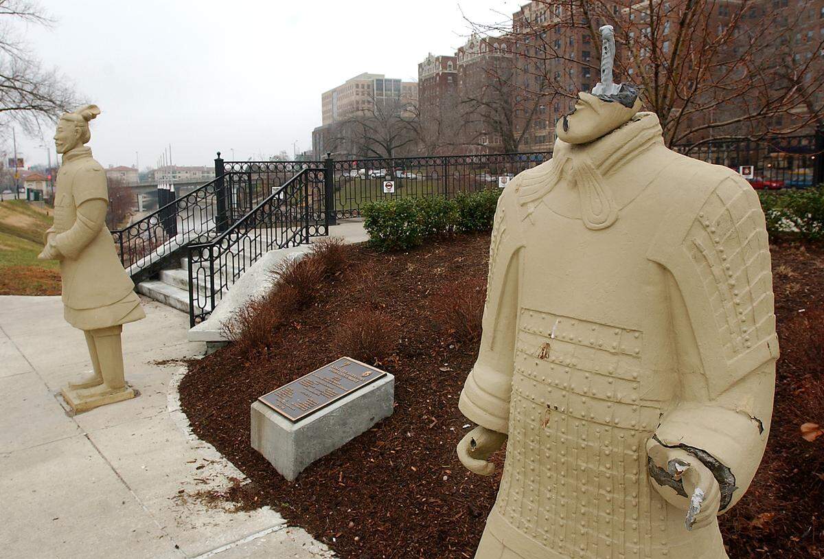 In January 2005, one of the Plaza statues representing the terracotta warriors of Xian, China, was decapitated for the third time in less than a year.