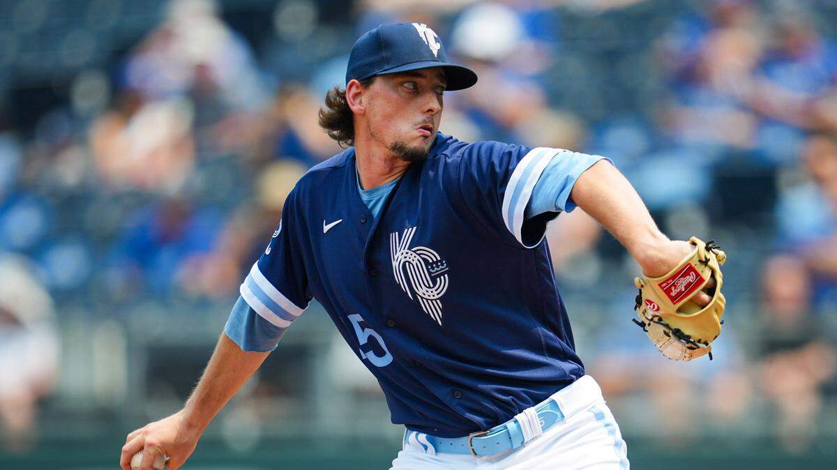 Kansas City Royals relief pitcher Taylor Clarke (45) pitches during the seventh inning against the Tampa Bay Rays at Kauffman Stadium on July 15, 2023.