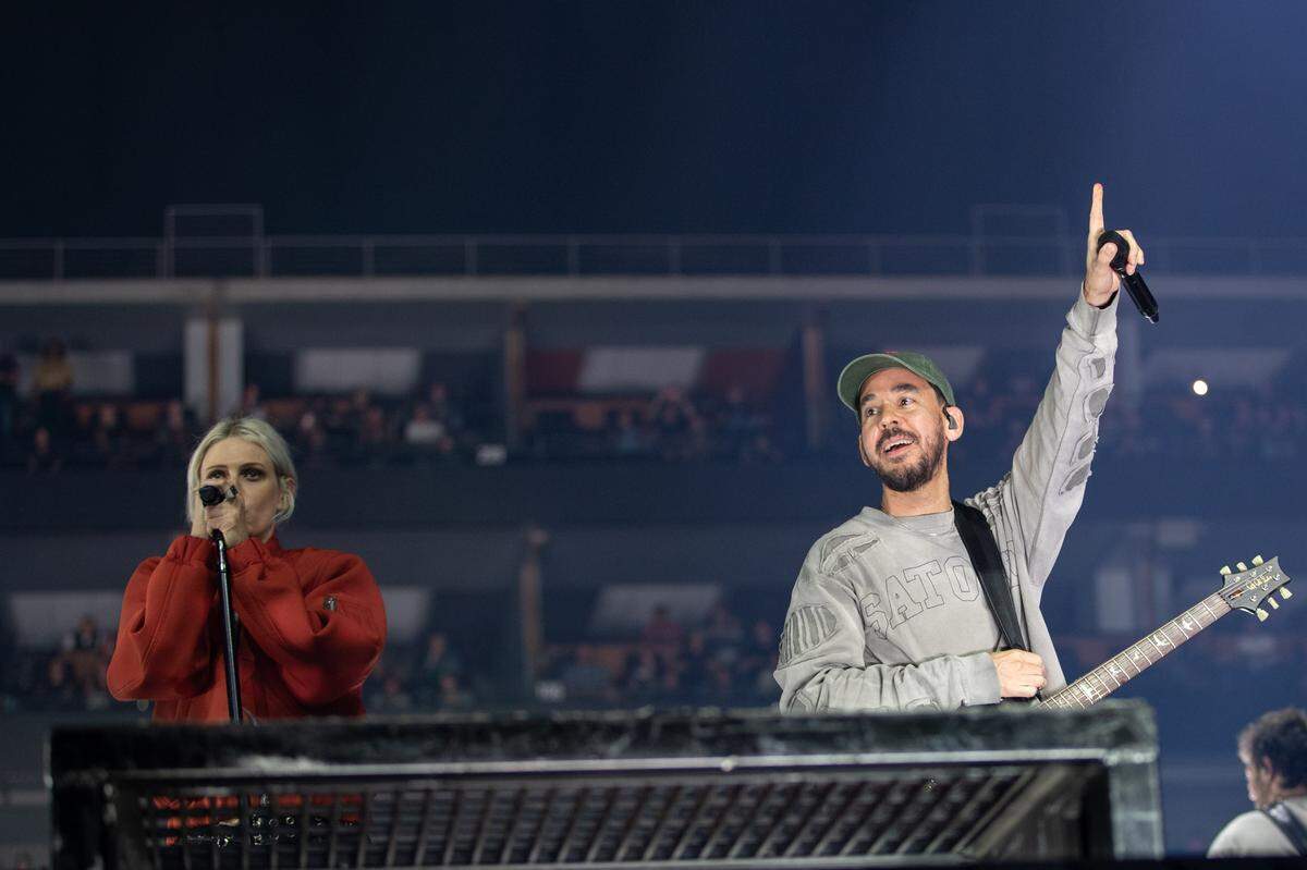 Linkin Park’s Emily Armstrong (left) and Mike Shinoda perform at the T-Mobile center on Sunday, Aug. 31, in Kansas City.