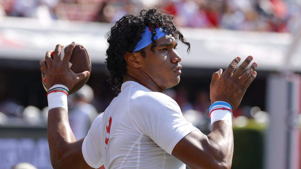 QB Austin Simmons gets initial reps at Missouri Tigers’ first practice of spring