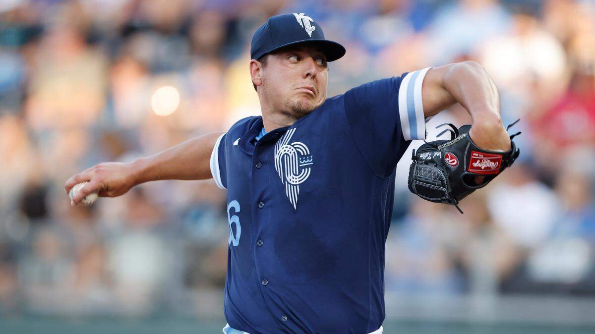 Kansas City Royals pitcher Brad Keller throws to a Tampa Bay Rays batter during the first inning of a baseball game in Kansas City, Mo., Friday, July 22, 2022. (AP Photo/Colin E. Braley)