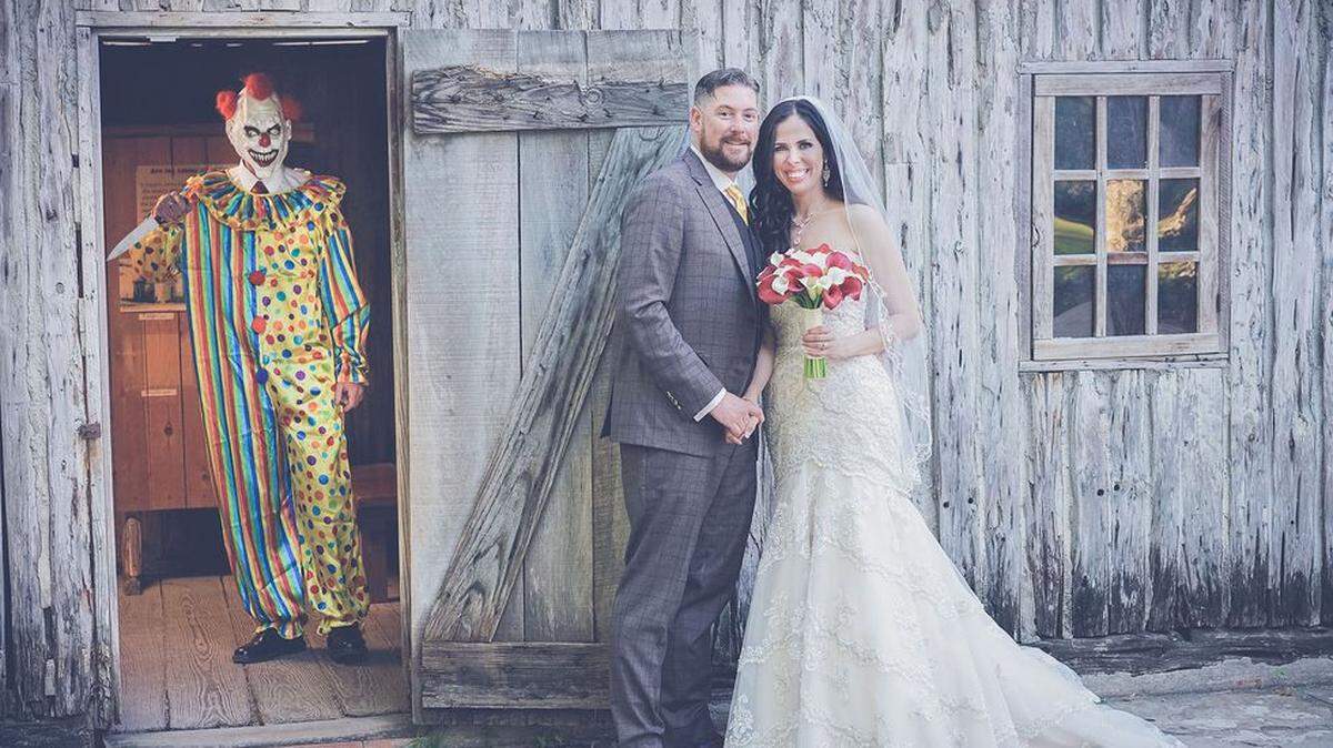 Texas groom Vince Alexander surprised his bride, Manda, last year by having a knife-wielding clown photobomb one of their wedding portraits. That's Alexander's brother in the clown costume.