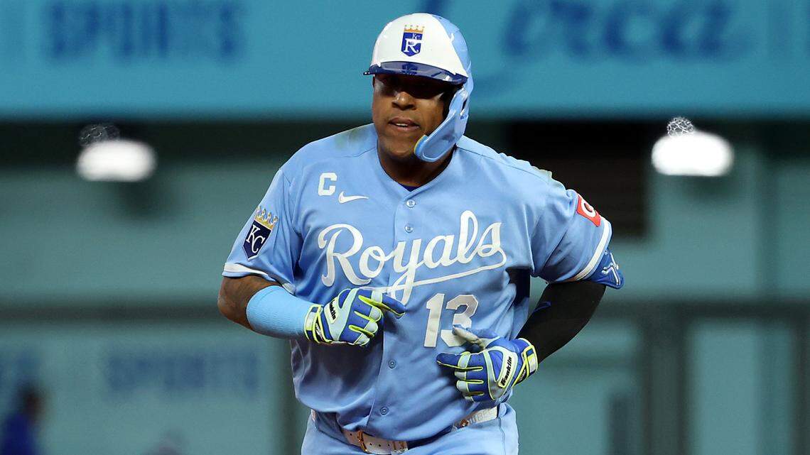 How the Royals used a 6-run inning to split Saturday’s doubleheader vs. Brewers