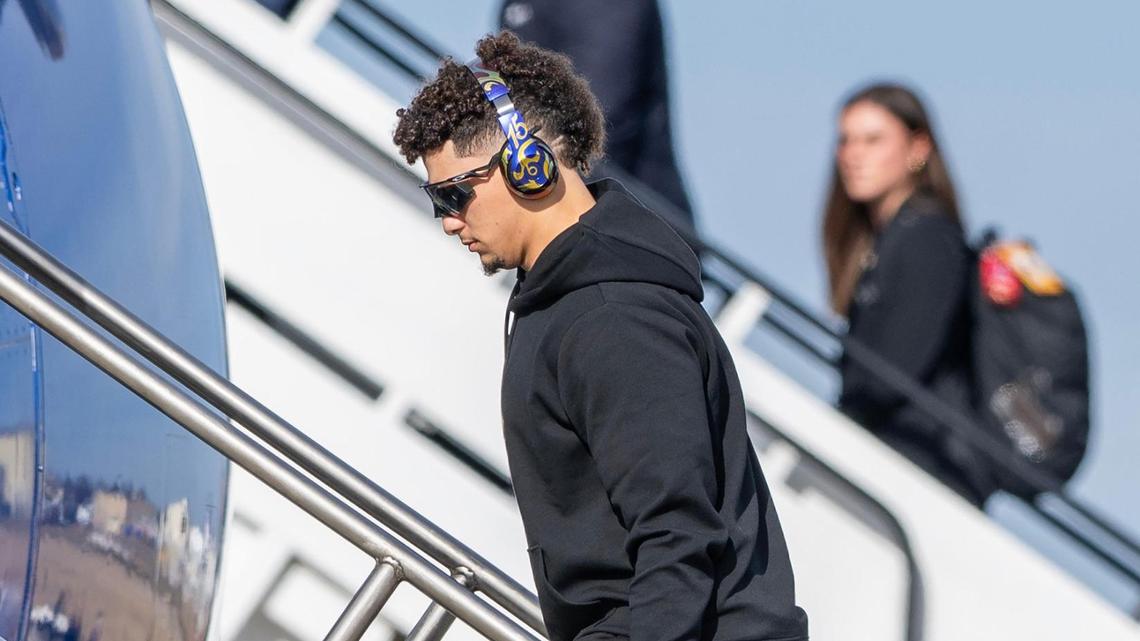 Photos: Kansas City Chiefs arrive in New Orleans ahead of Super Bowl LIX vs. Eagles