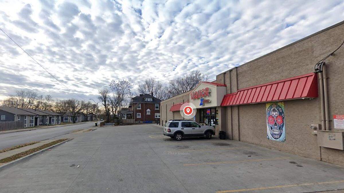 A man was fatally shot at this Liquor Xpress store at the intersection of East 9th Street and Prospect Avenue in Kansas City on Monday. This Google Maps image shows the area in December 2023.