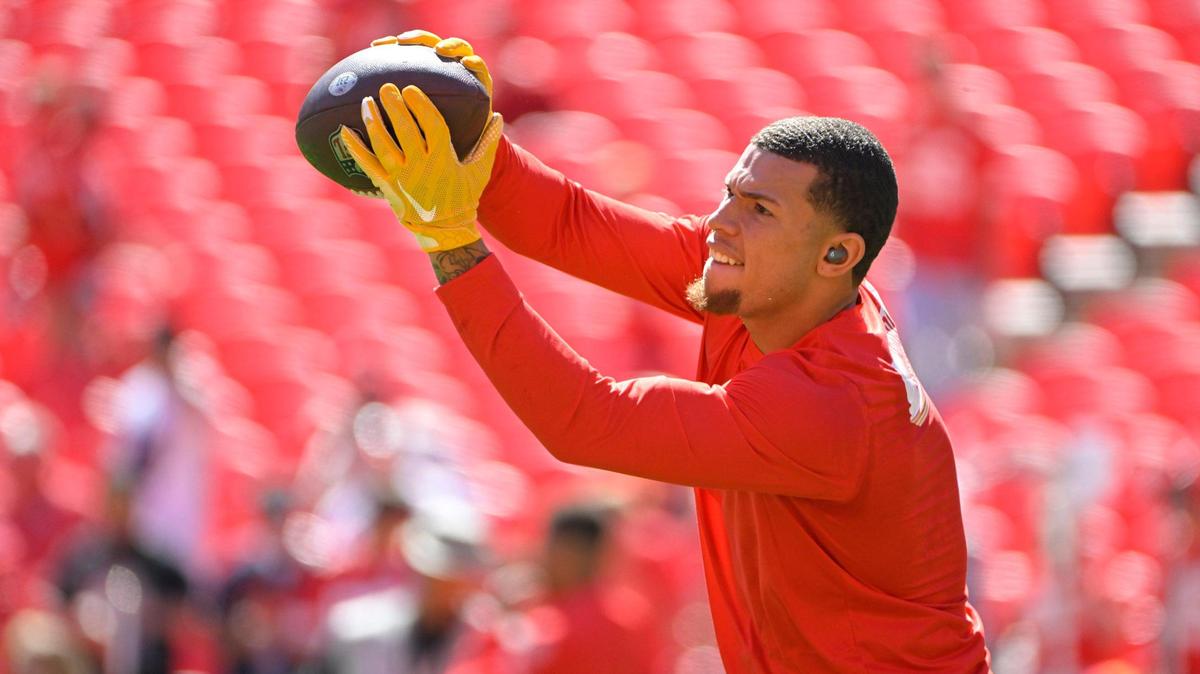 Chiefs wide receiver Skyy Moore warms up before the game against Chicago on Sunday, Sept. 24, 2023, at GEHA Field at Arrowhead Stadium in Kansas City.