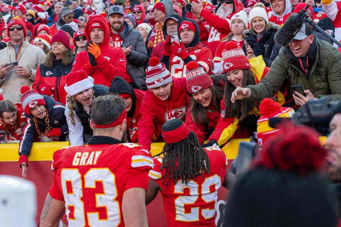 Kansas City Chiefs running back Kareem Hunt (29) greets fans after the Chiefs’ 27-19 victory over the Houston Texans on Saturday, Dec. 21, 2024, at GEHA Field at Arrowhead Stadium.