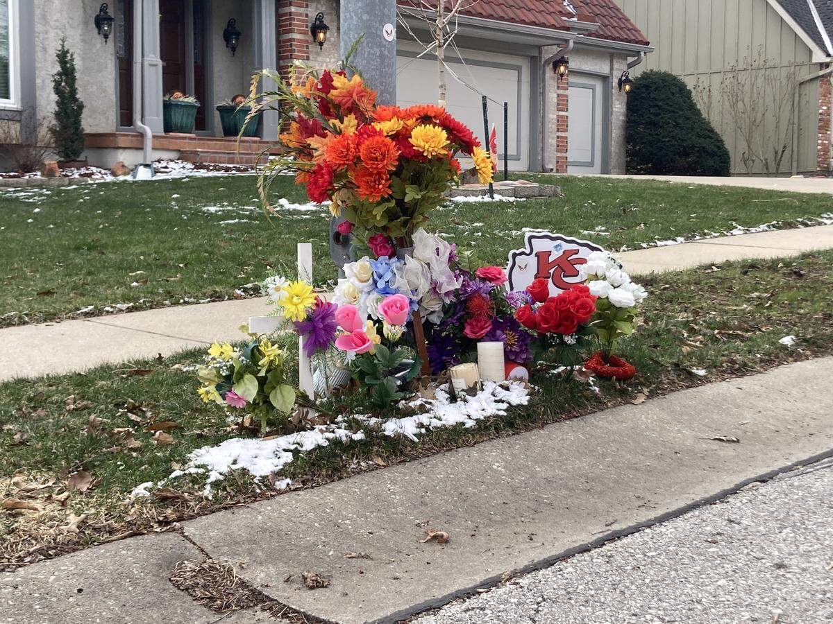 Memorial to Christopher Wells as seen in March. Wells, 41, was killed on the 2500 block of Northeast 78th Street on January 12 by his neighbor, Jeffrey Traviss King, in the midst of a long-term neighborhood feud.