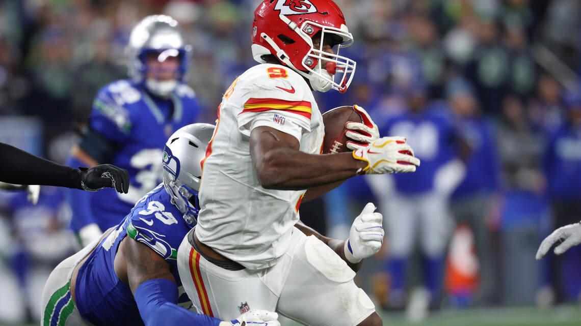 Kenneth Walker’s homecoming game at Seattle was a dud. Why did Chiefs RB stumble?
