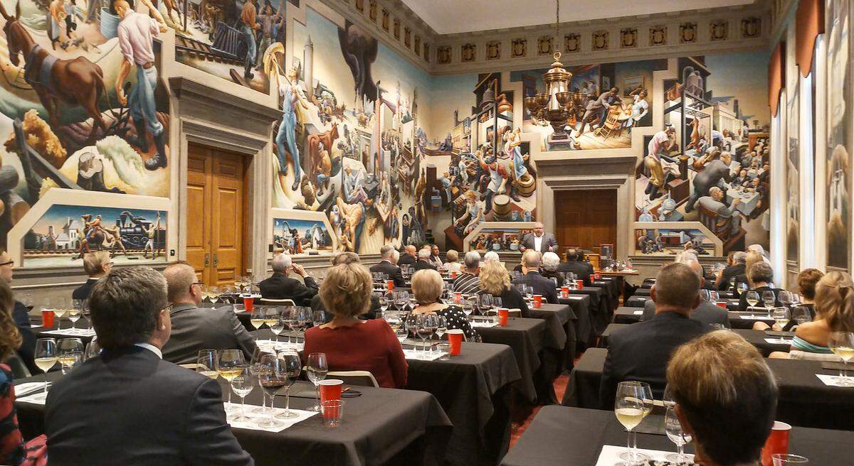“A Social History of the State of Missouri” adorns the House of Representatives Lounge in the State Capitol in Jefferson City. William Kemper, J.C. Nichols, and Tom Pendergast are depicted in a scene toward the right.