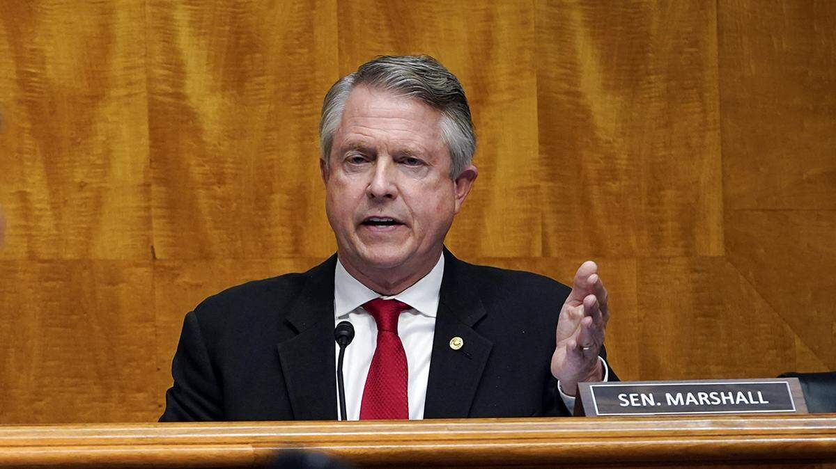 The Kansas senator sees and conspiracy and propaganda behind how the search engine’s autocomplete function works.