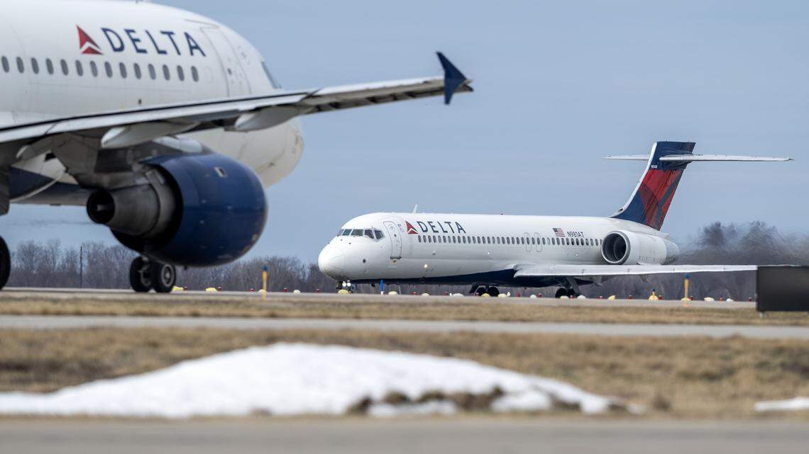 Delta flight to Seattle returns to Kansas City after crew declares emergency
