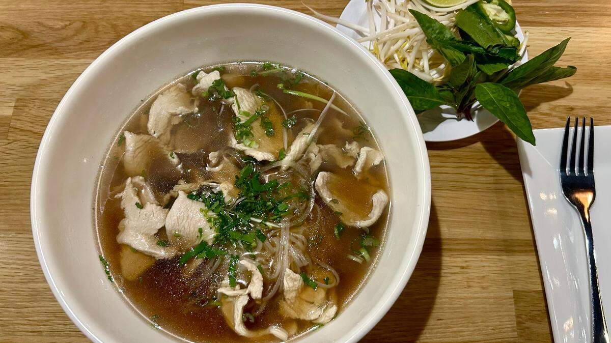 Pho Noodle Go has opened in Lee’s Summit, serving Thai and Vietnamese dishes.