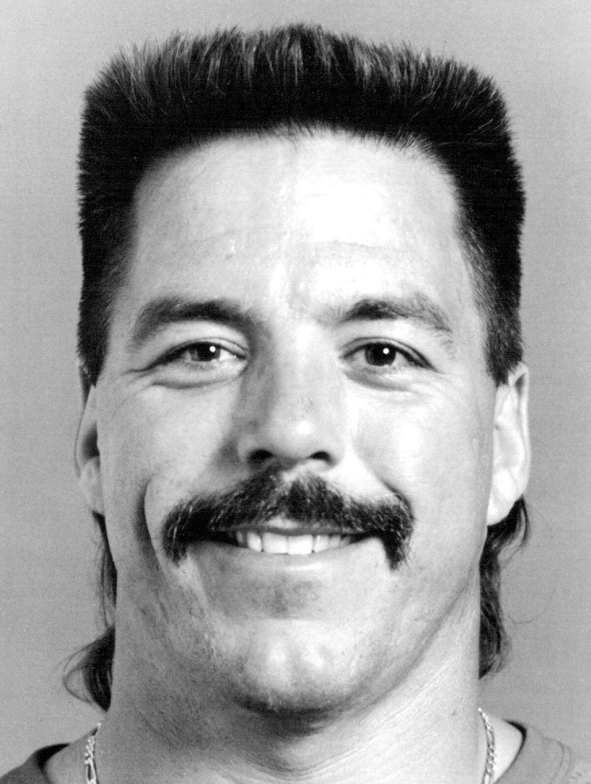 Defensive End Mike Bell Kansas City Chiefs in 1991.
