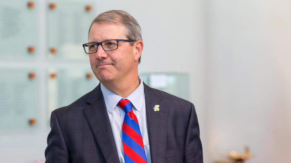 Nearly 80% of nearly 2,000 respondents gave Chancellor Doug Girod a thumbs-down in an unofficial straw poll.