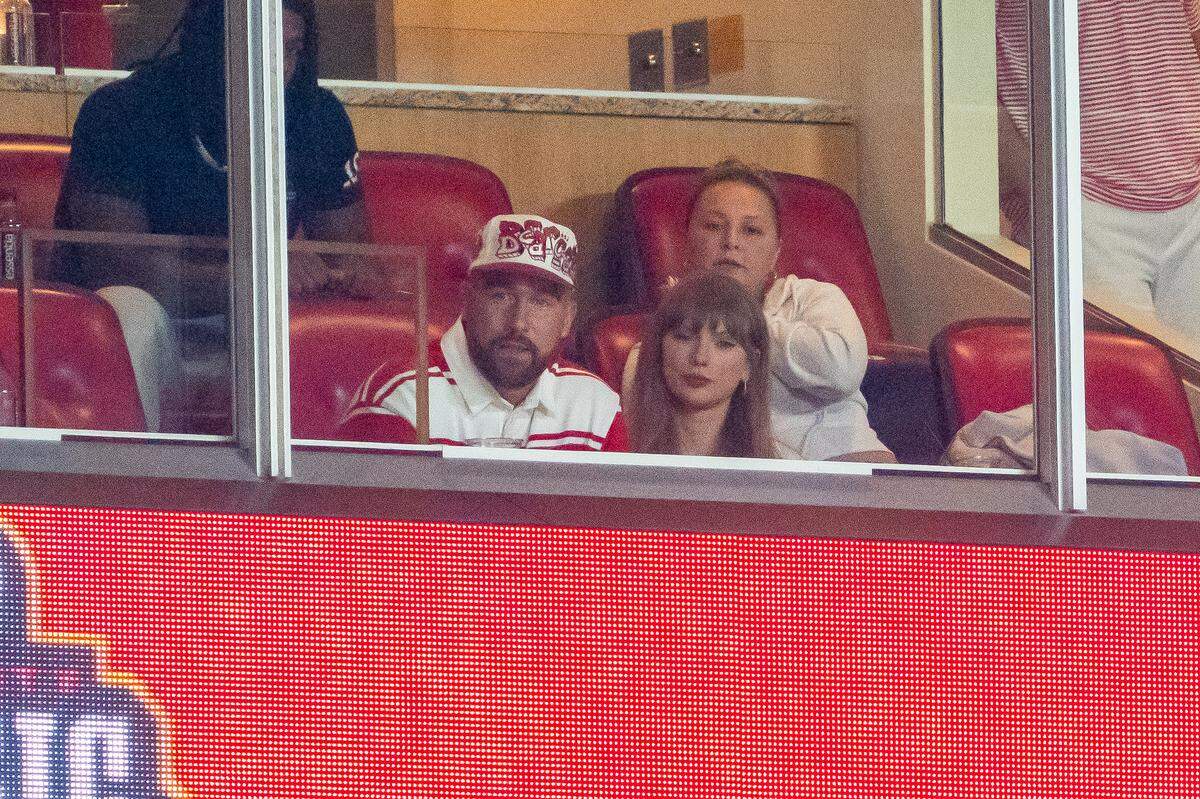 Travis Kelce and Taylor Swift during the fourth quarter between the Cincinnati Bearcats and the Nebraska Cornhuskers at GEHA Field at Arrowhead Stadium. 