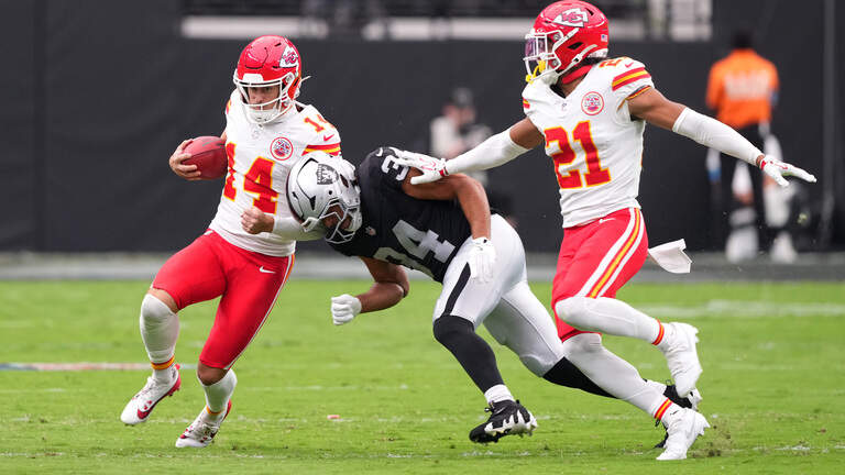Chiefs punter Matt Araiza off to great start by using legs in more ways than one
