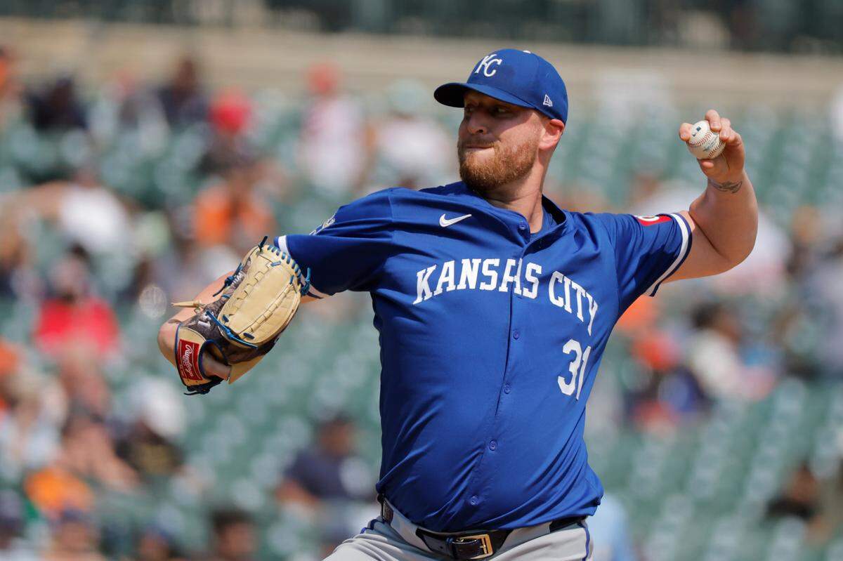 Kansas City Royals pitcher Will Smith (31) pitches in the seventh inning against the Detroit Tigers at Comerica Park on Aug. 4, 2024.