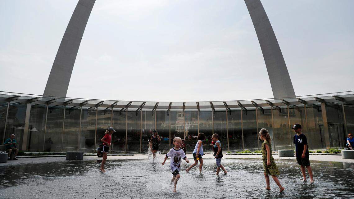 St. Louis orders mask mandate for residents regardless of COVID-19 vaccination status