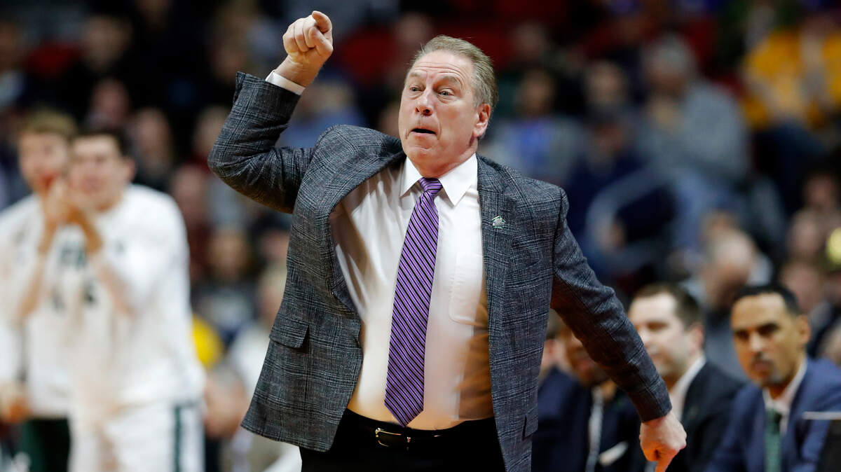 Michigan State head coach Tom Izzo directs his team during a first round men’s college basketball game against Bradley in the NCAA Tournament, Thursday, March 21, 2019, in Des Moines, Iowa. (AP Photo/Charlie Neibergall)