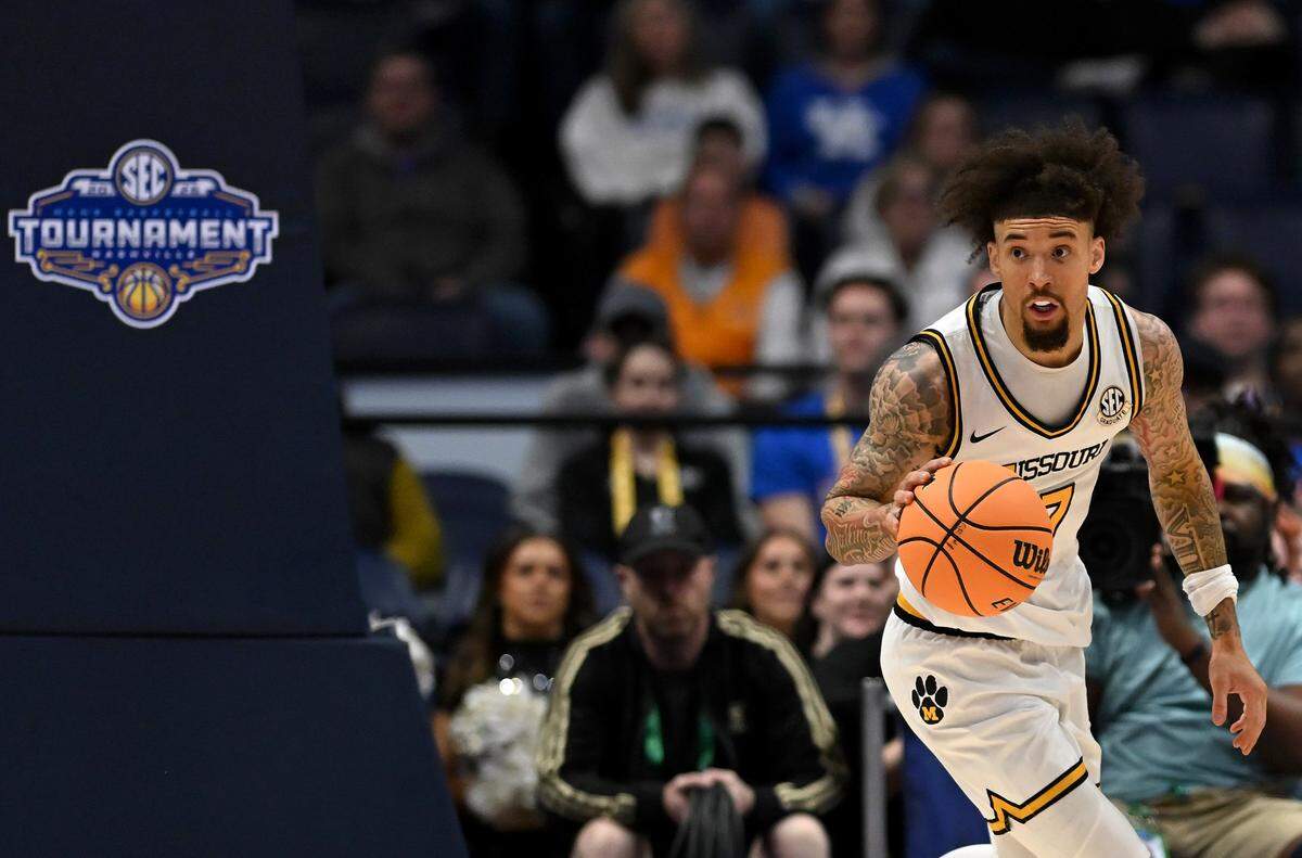 NASHVILLE, TENNESSEE - MARCH 12: Jayden Stone #17 of the Missouri Tigers dribbles against the Kentucky Wildcats during the first half in the second round of the 2026 SEC Men's Basketball Tournament at Bridgestone Arena on March 12, 2026 in Nashville, Tennessee. (Photo by Carly Mackler/Getty Images)