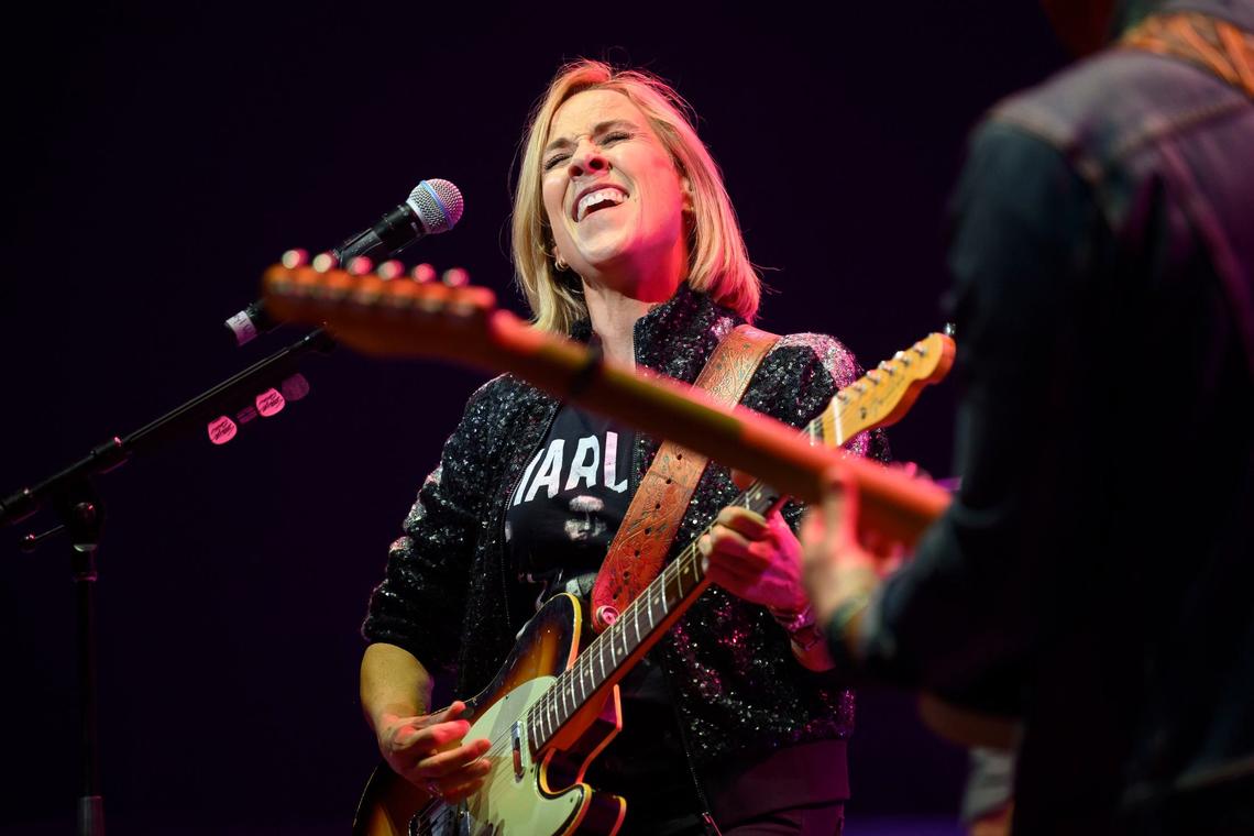 Missouri native Sheryl Crow performed her hits at the Big Slick Party & Show.