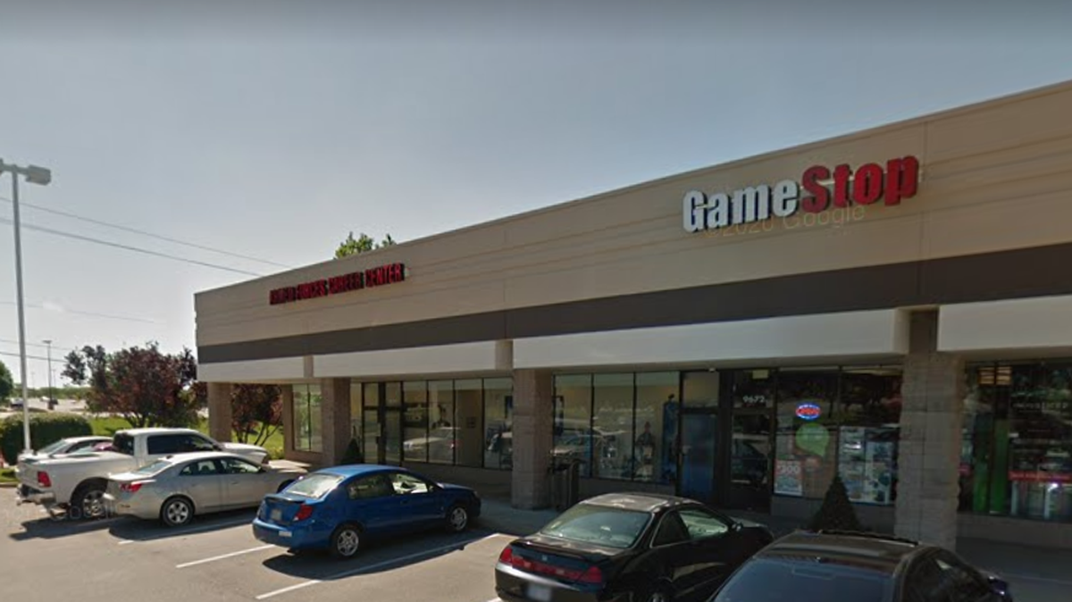 A Johnson County GameStop near Oak Park Mall, as photographed by Google Maps in 2017.