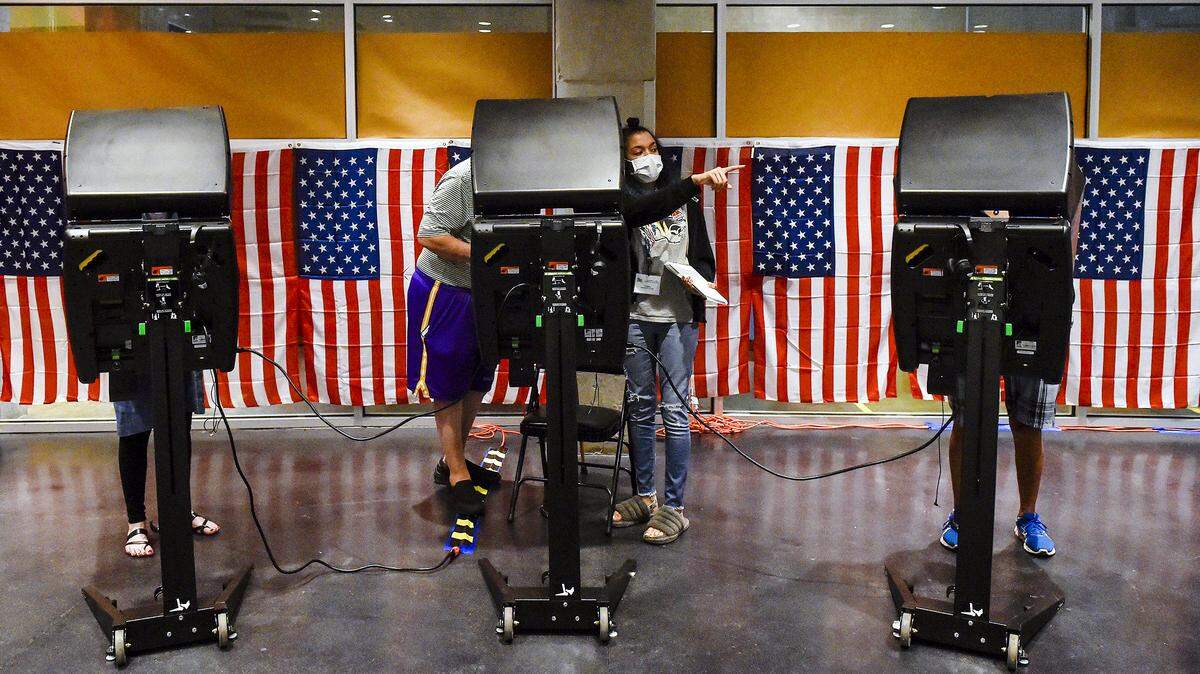 Absentee voters in Missouri fill out ballots at Union Station on Wednesday, Sept. 23, 2020.