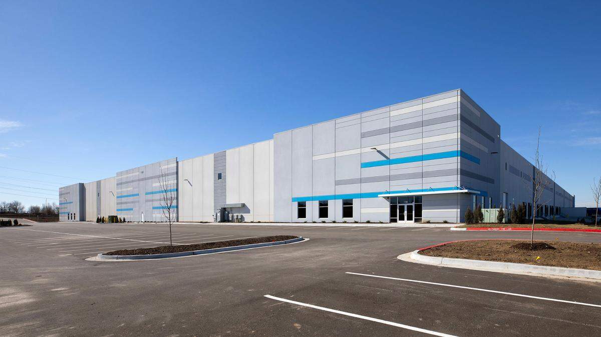 The Lee’s Summit Commerce Center is designed to accommodate industrial users such as manufacturing, logistics, food and beverage and e-commerce