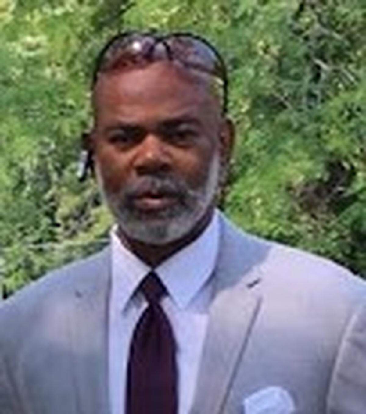 Ronald Marks Sr., father and youth coach, died Oct. 28. He was 68.