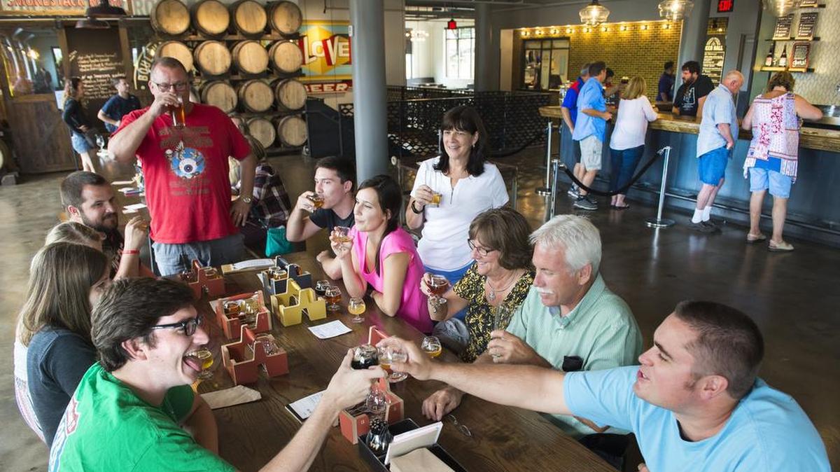 Catholic Education Foundation Art Event includes appetizers, drinks, art auction and work from professional and student artists. The event will be held 6:30 to 9:30 p.m. Feb., at the Boulevard Brewing Co., 2501 Southwest Blvd., Kansas.