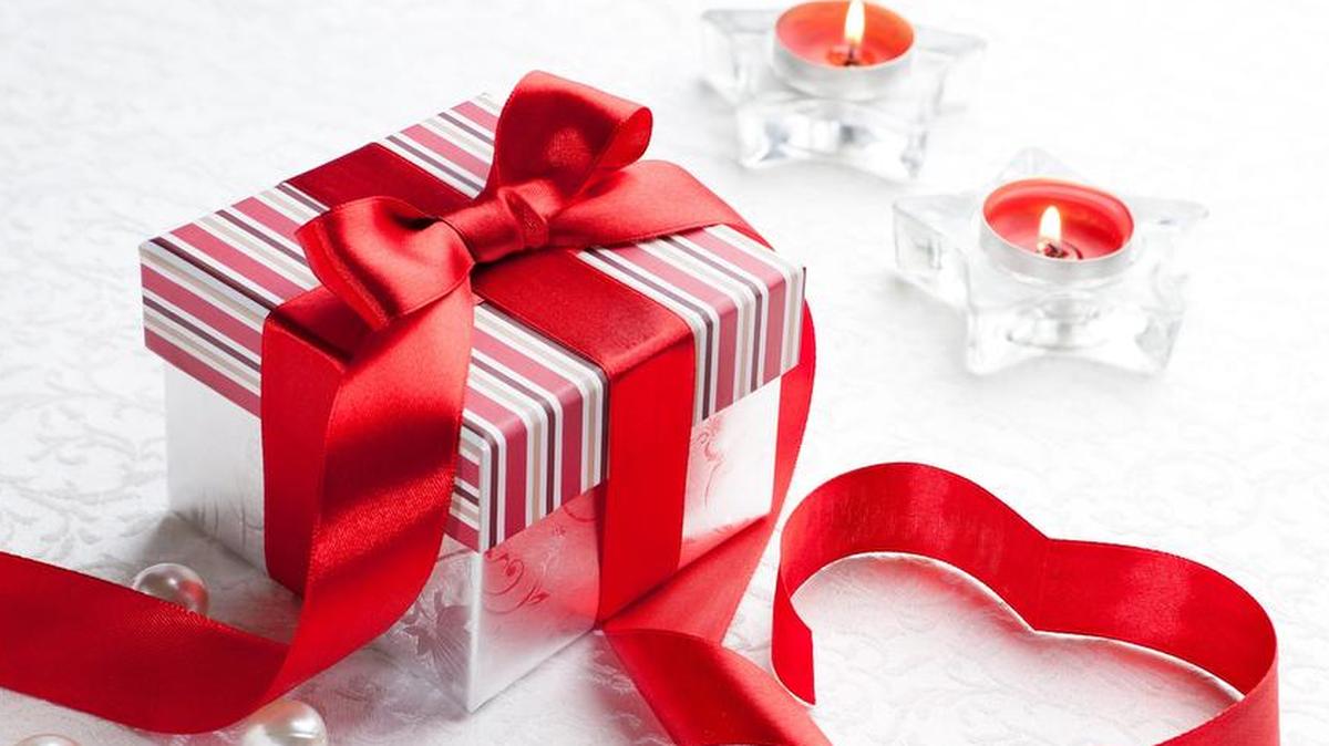 Celebrate Valentine’s Day at an event like the Teamsters Hispanic Caucus of Kansas City Valentine fundraiser benefit.