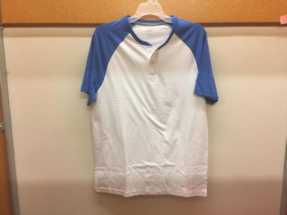 If you want to look like every contestant on this season of “The Bachelorette,” choose a henley like this baseball T-shirt ($14.94). It’s just as comfy as a basic tee, but with a little more style from the button details.